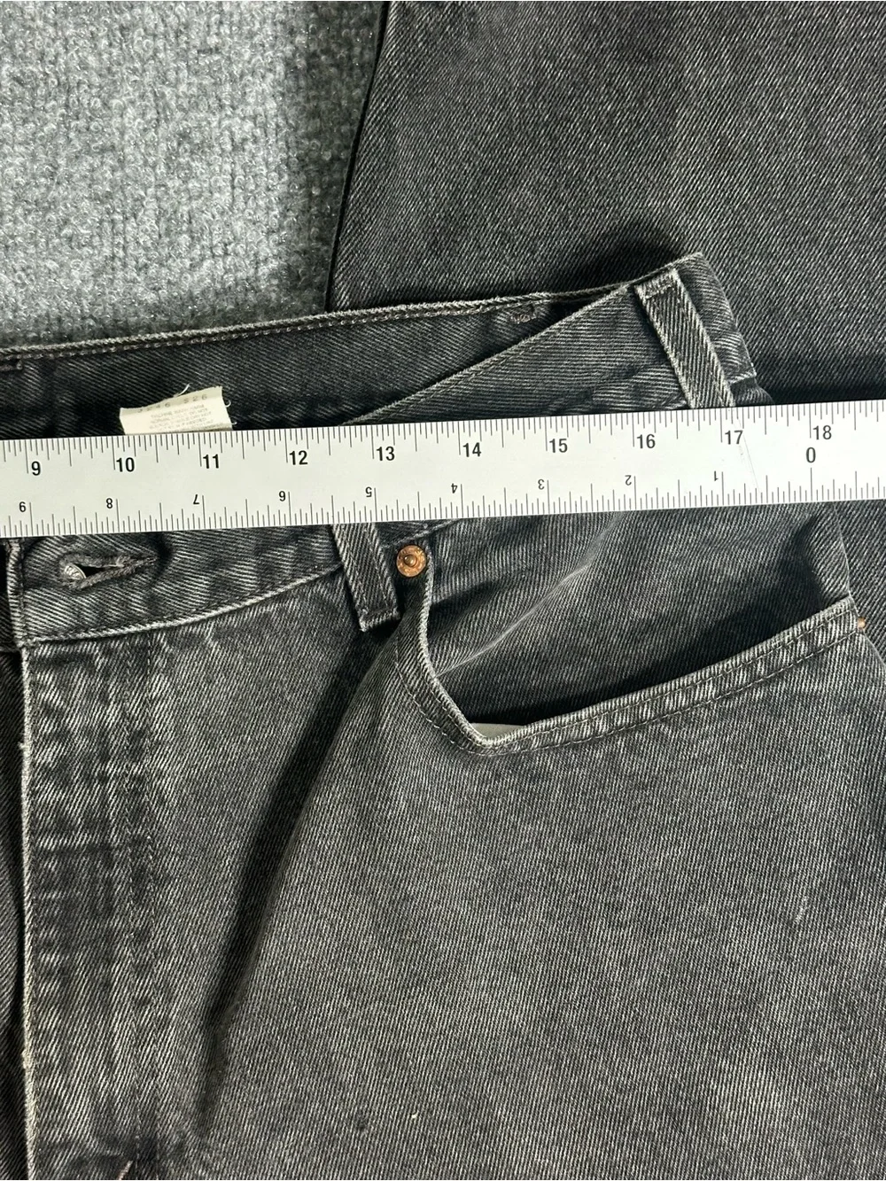 Vintage Levis 560 (1999) Black Men’s Denim Jeans 36X30